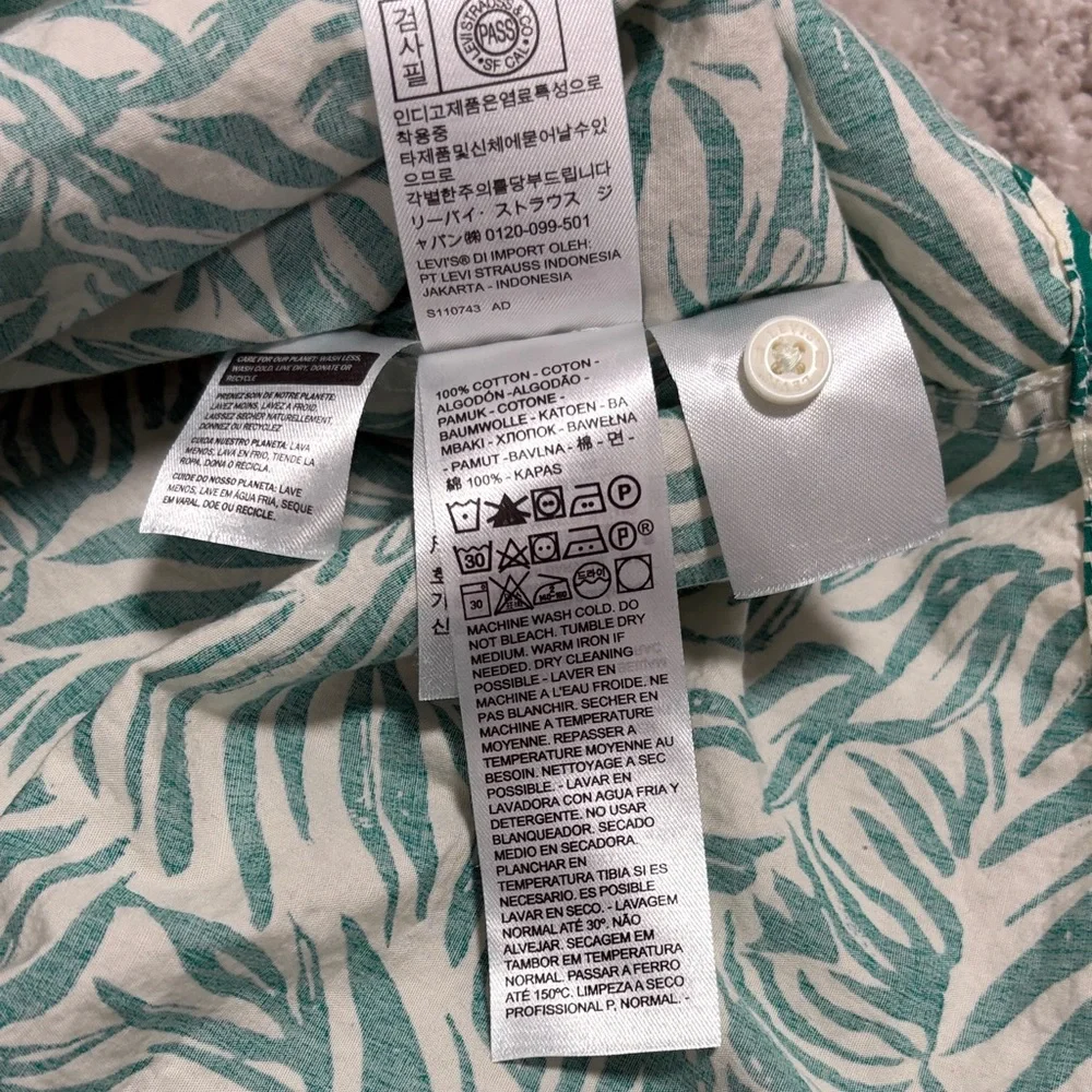 Levi's Green Leaf Pattern Men's Shirt - Picture 5 of 6